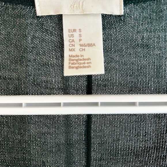 FREE w/ Bundle H&M Long Sleeve - Picture 8 of 8